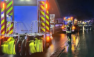 Eine beschädigte Gasleitung führte zu einem nächtlichen Feuerwehr-Einsatz in Steinhagen. - Feuerwehr Steinhagen