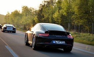 Der 25-jährige Fahrer eines Miet-Porsche, der im Juli auf der A33 mit bis zu 245 km/h unterwegs war, wurde jetzt verurteilt. - Pixabay