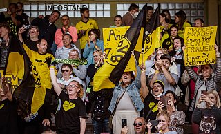 Im Stadion Rote Erde begeistern sich die BVB-Fans auch für den Frauenfußball. - IMAGO/Funke Foto Services
