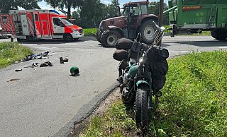 Der Traktor war auf Höhe des Wallbrinks mit dem Motorrad kollidiert. Auf der Harley Davidson saß ein Paar aus Italien. - Frank Jasper