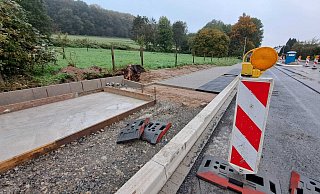Noch gibt es viel zu tun an der Baustelle rund um die Bushaltestelle. - Silke Derkum-Homburg