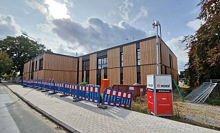 Der Großteil der Arbeiten am Neubau der Grundschule Gartnisch ist abgeschlossen, dennoch verzögert sich der Umzugstermin. - Uwe Pollmeier