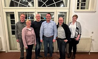 Der neue Vorstand der SPD Versmold setzt sich aus Dirk Lüker (v. l.), Corinna Lüker, Peter Bunselmeyer, Helge Enders, Theo Knepper und Ilona Bähr zusammen. - SPD Versmold