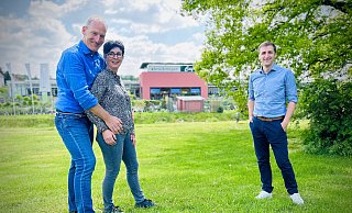 Henry Brockmeyer und Silke Brockmeyer haben vor 30 Jahren das Gartencenter Brockmeyer gegründet. Seit fünf Jahren gehört Sebastian Noelle zur Geschäftsführung, er steht für die nächste Generation. - Nicole Donath