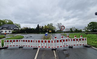 Die Kölkebecker Straße ist seit Montag eine Sackgasse. Es ist nicht mehr möglich, von dort auf die Gütersloher Straße abzubiegen. - Uwe Pollmeier