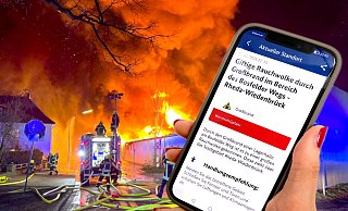 Um 22.33 Uhr wurde die Warn-App Nina am Abend des Großbrandes in Rheda-Wiedenbrück im Kreis Gütersloh Mitte Februar ausgelöst. Warnstufe: Gefahr! Mehr als 14 Millionen Menschen nutzen die App aktuell. - Thorsten Heß/Marion Pokorra-Brockschmidt/Andreas Frücht