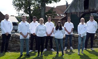 Neun junge Menschen sind bei Reinert in Loxten in die Ausbildung gestartet. - TFB