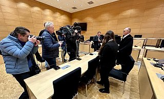 Zu Prozessbeginn sind die Kameras auch auf Staatsanwalt Christoph Mackel gerichtet. Er hat den Ehemann von Marion S. wegen Mordes angeklagt. - Nicole Donath