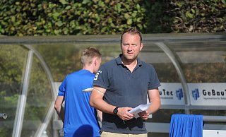Veit Usslepp wollte zum Saisonende ohnehin als Trainer der Spvg. Versmold aufhören. Jetzt ist er vorzeitig entlassen worden. Foto: Dennis Bleck - Dennis Bleck