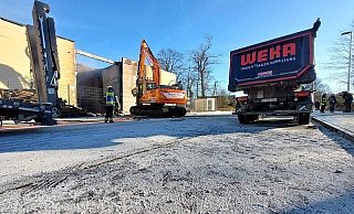 Der Chlor-Niederschlag legte sich als feine Granulat-Schicht auf Straßen, Häuser, Gärten, Autos und vieles mehr. Wie schwierig ist die Entsorgung und wie groß die Gefahr? Ein Chemietechniker aus Steinhagen hat dazu eine eindeutige Meinung. - Andreas Frücht