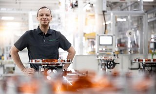 In einer Fertigungshalle in Bühl / Bußmatten, in der bisher Komponenten für Getriebe hergestellt werden, entsteht eine hochmoderne Fertigung für Elektromotoren, das UltraELab. - Dominik Obertreis