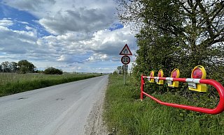 Es gab schon viele Vorstöße, die Rebhuhnstraße im Naturschutzgebiet Versmolder Bruch für den motorisierten Verkehr unanttraktiver zu machen. Nun liegen neue Zahlen vor. - Tasja Klusmeyer