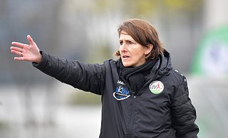 Britta Hainke stand im Mai noch als Cheftrainerin beim FSV Gütersloh an der Seitenlinie. - sport/presse/foto Dünhölter