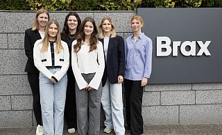 Sechs ehemalige Auszubildende setzen ihre Lehre nun in Herford fort. - Brax
