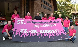 Stephan Kaiser, Monika Tuxhorn, Wolfgang Taplick, Alexander Reimer, Julia Schmidt, Ralph Schmidt, Björn Ludwig, Mareike van Genabith und Kevin Ruhnau müssen kurz vorm Start zwei Rückschläge wegstecken. - Birgit Nolte