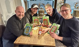 Das Team des "Haller Kreisblatts" mit Claus Meyer (v.l.), Dennis Bleck, Christian Helmig und Philipp Kreutzer gewinnt das Häuschen-Quiz. - Carsten Lochmüller