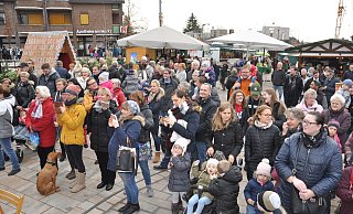 Zur Eröffnung des Weihnachtsmarktes 2018 war der Marktplatz gut gefüllt. - Archivbild Sonja Faulhaber