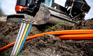 In Halle wurden in den vergangenen Monaten zahlreiche Kilometer Glasfaserkabel verlegt. - Sina Schuldt/dpa