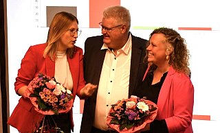 Siegerin Sarah Süß (l.) und ihre Mitstreiter René Seidel von der CDU und Valerie Augustin von den Grünen. - Jonas Damme