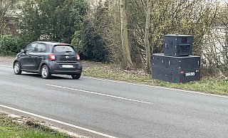 Zuletzt befand sich der Blitzer kurz vorm Versmolder Ortseingang in Höhe der Einmündung Berliner Straße. - Tasja Klusmeyer
