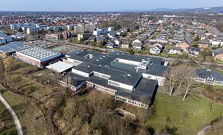 Der Streit um die Frage, wie viele Eingangsklassen die Realschule bilden darf, könnte durch das Verwaltungsgericht entschieden werden. Die Bezirksregierung lenkt nicht in die Forderungen von Halle und Steinhagen ein. - Ulrich Fälker