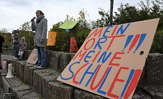 Bei einer Demo am 26. April diesen Jahres hatten Eltern öffentlichkeitswirksam gegen das drohende Losverfahren an der Realschule protestiert. - Jonas Damme