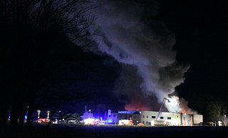 Am 7. Februar brannte die Firma Bestpool an der Liebigstraße. Die Folgen beschäftigen Steinhagen noch immer. - Jonas Damme