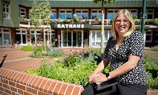 Steinhagens Bürgermeisterin Sarah Süß (32) verabschiedet sich am 23. August in den Mutterschutz. - Nicole Donath