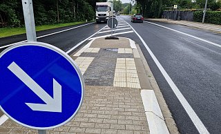 Die Arbeiten auf der Gütersloher Straße in Bokel sind abgeschlossen. Seit wenigen Tagen sind wieder beide Fahrspuren freigegeben. - Uwe Pollmeier