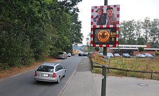 Die Geschwindigkeitsdisplays weisen auf das Fahrverhalten hin und sammeln Daten, wie schnell an einer Stelle gefahren wird. - Frank Jasper
