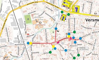 Die Verkehrsteilnehmer in der Versmolder Innenstadt müssen sich rund ums Stadtfestival-Wochenende auf Änderungen und Einschränkungen einstellen. Betroffen ist davon der rötlich gekennzeichnete Bereich. Die grünen und blauen Punkte markieren jeweils die Standorte der Beschilderung. - Kreis Gütersloh