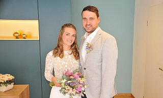 Annika Linneweber und Jan Hardieck haben im Steinhagener Standesamt geheiratet. - Frank Jasper