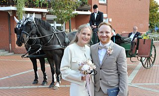 Pauline und Leon Blum nahmen nach der Trauung in einer Kutsche Platz. - Frank Jasper