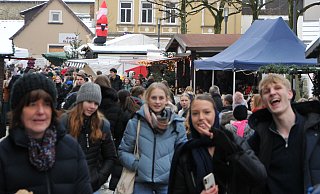 Der Weihnachtsmarkt in Steinhagen war gut besucht, entsprechend hoch fallen die Einnahmen aus. - Frank Jasper