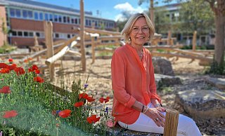 Silke Rache, Didaktische Leiterin der Gesamtschule Halle, verlässt die Schule Ende Juli und wechselt nach einem Sabattjahr im Sommer 2025 in den Ruhestand. - Uwe Pollmeier
