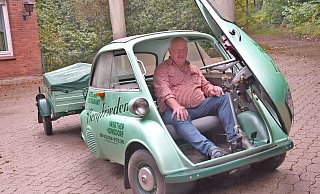 Dirk Wulfmeier vom Bergfrieden und seine Isetta sind in Werther stadtbekannt. - Jonas Damme