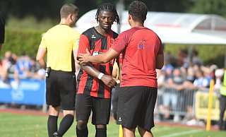 Georges Arthur Baya Baya (M.) wird den SC Peckeloh Ende des Monats verlassen. - Christian Helmig