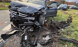 Bei einem Unfall in Versmold stießen zwei Fahrzeuge zusammen. - Tasja Klusmeyer