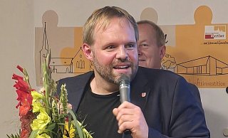 Der amtierende und neue Bürgermeister Veith Lemmen bedankt sich für einen fairen Wahlkampf. - Silke Derkum-Homburg