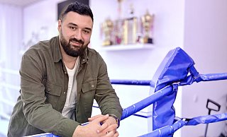 Bilal Altan ist Vereinsvorsitzender von Martial Arts Steinhagen e.V. Aktuell bereitet er eine "Fight Night" in Steinhagen vor. Und ist überrascht vom Zuspruch, den er schon jetzt erfährt. - Dennis Bleck