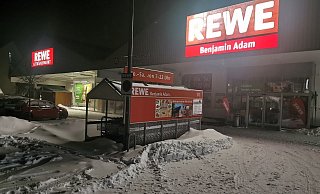 Der Rewe-Markt in Werther schloss am Montagabend bereits um 18 Uhr. - Johnny Dähne