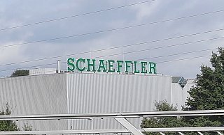 Die Schaeffler AG kämpft mit Absatzproblemen. Was bedeutet das für die Mitarbeiter des Steinhagener Werks an der A33? - Jonas Damme