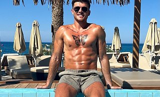 Florian Schöße wechselt im Sommer zu den Sportfreunden Loxten. Der Handballer verdient sich nebenbei etwas Geld als Model. - Florian Schöße