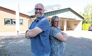 Jörg Farthmann und Nicole Rodefeld stecken viel Engagement in den SV Knetterhausen am Rande Versmolds. - Andre Schneider