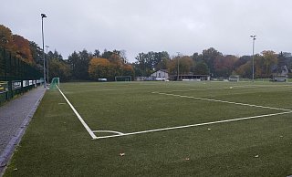 Der Kunstrasenplatz der Hesselsportanlage in Versmold-Oesterweg ist im Moment nicht nutzbar. - Andre Schneider