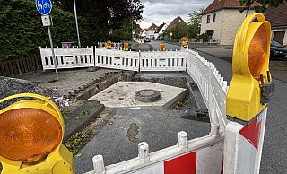 Zwischen Ravensberger Straße und Stadtpark wird zurzeit das Kanalnetz saniert. Die Maßnahme ist Teil eines millionenschweren XL-Projekts der Stadt Versmold. - Tasja Klusmeyer