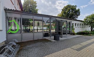 Breite Flure und eine als Abstellraum genutzte Ex-Hausmeisterwohnung bieten in der Lindenschule Potenzial für mehr OGS-Fläche. Leider bremst der Brandschutz viele Ideen aus. - Uwe Pollmeier