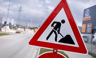 Die A33 wird auf einer Länge von etwa 7,5 Kilometern in beiden Fahrtrichtungen von Grund auf saniert. - Niklas Tüns