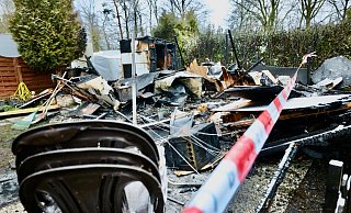 Aus dem liebevoll gepflegten Refugium auf dem Campingplatz nahe Steinhagen ist durch das Feuer eine Trümmerlandschaft geworden. - Sarah Jonek