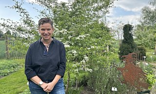 Petra Linnenbrügger ist seit 17 Jahren als Heilpraktikerin tätig. Mit Naturheilpflanzen und den sogenannten „Unkräutern“ kennt sie sich bestens aus. - Tobias Barrelmeyer
